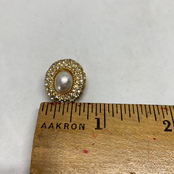 Vintage Dior oval pearl and crystal earrings - Picture 10 of 10